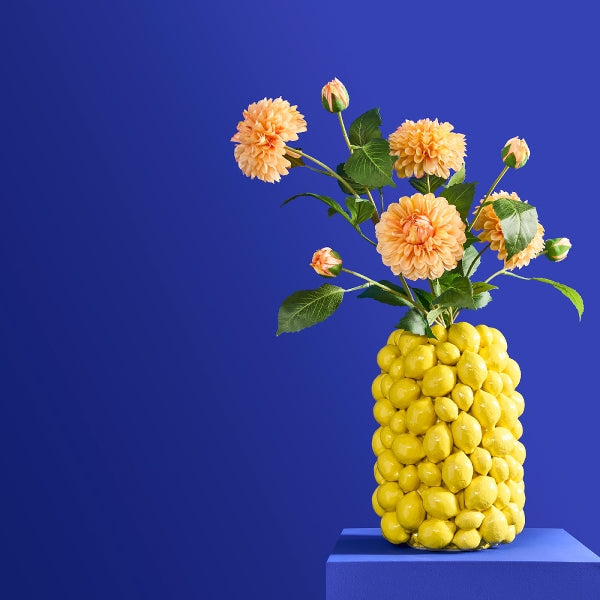 
                  
                    Vase Zitronen – gelbe Steingutvase für den Innenbereich
                  
                